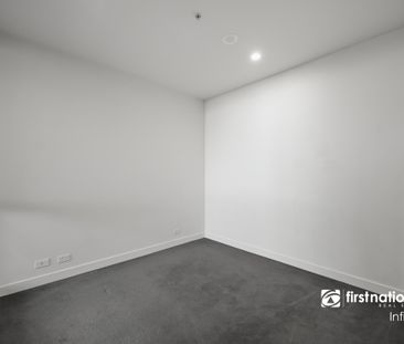 Excellent Location, Great size, Convenience is the key - Photo 6