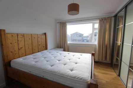 3 bedroom detached house to rent - Photo 3