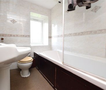 28, Warley View, Rodley, Leeds, LS13 1DU - Photo 4