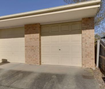 Inviting two-bedroom unit located in the heart of town! - Photo 5