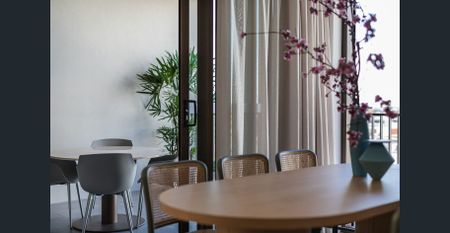 FURNISHED 3 Bedroom Apartment - Resort-Style Amenities & Flexible Lease Terms - Photo 3