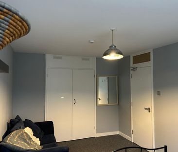 Room in a Shared House, Walerand Road, SE13 - Photo 5