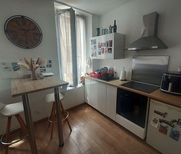 Appartement 2 pièces 33m2 MARSEILLE 4EME 630 euros - Photo 2