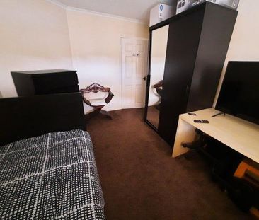 3 bedroom house share to rent - Photo 1