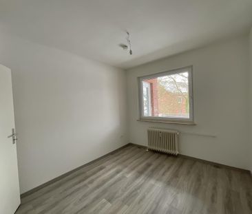 Renovierte und zentrumsnahe 4-Zimmer-Wohnung, mit zwei Balkonen! - Photo 4