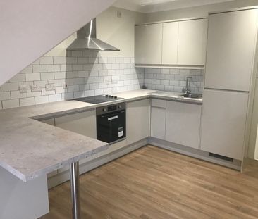 17 Weir Pond Road, Rochford, Essex, SS4 - Photo 5