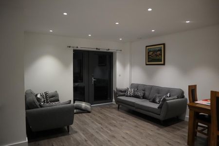 2 Bed Flat, Canaletto Court, NW10 - Photo 2
