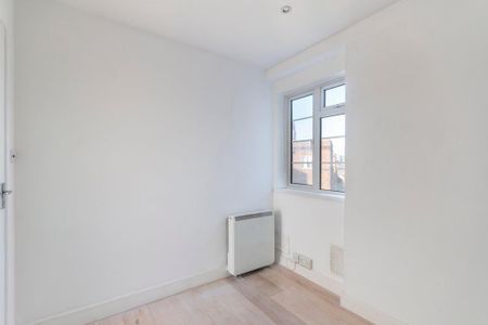 3 bedroom flat to rent - Photo 3