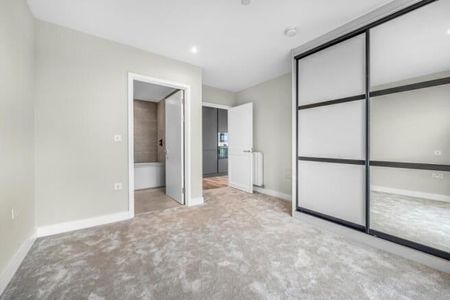 3 bedroom flat to rent - Photo 3