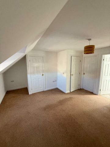 3 bedroom end of terrace house to rent - Photo 3