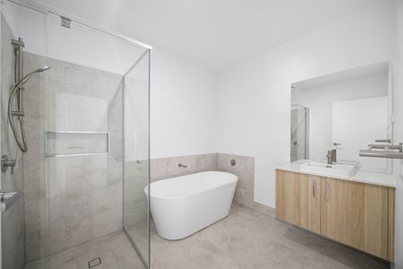 4 Makybe Diva Mews, Port Macquarie NSW 2444 - House For Rent | Domain - Photo 2