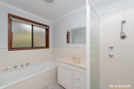 Cosy Three Bedroom Townhouse in Suburban Area. - Photo 5