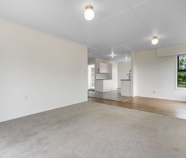 Comfort & Space in Māngere East - Photo 6