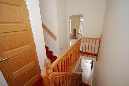 19 Lisburn Avenue, Belfast, BT9 7FX - Photo 4