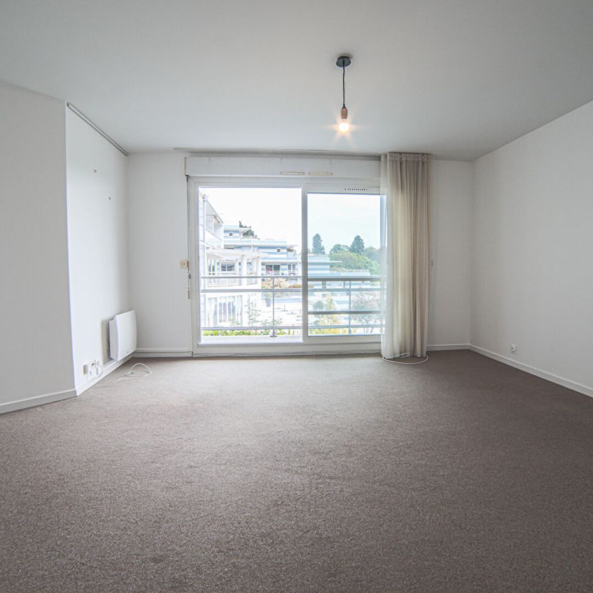 Location Appartement 2 pièces 52m² MONT ST AIGNAN 76130 - Photo 1