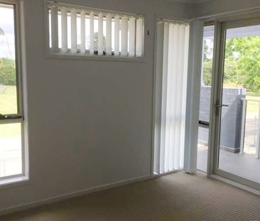 Modern 3 Bedroom Townhouse - Photo 6