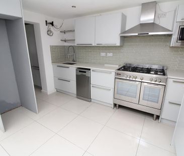 3 bedroom terraced house to rent - Photo 6