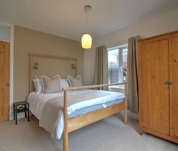 2 Bedroom - Photo 2