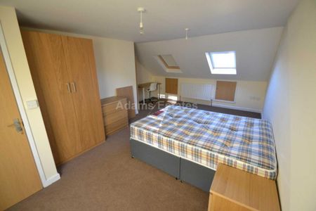 5 bedroom terraced house to rent - Photo 3