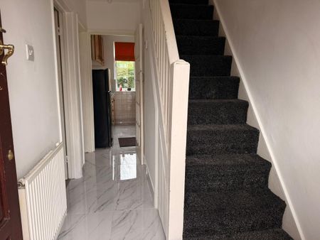 3 bedroom semi-detached house to rent - Photo 5