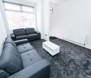 Hartley Grove, Woodhouse, Leeds - Photo 1