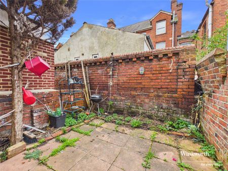 2 bedroom terraced house to rent - Photo 4