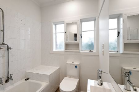 24 Burt Cresent, Hampton East VIC 3188 - House For Rent | Domain - Photo 4