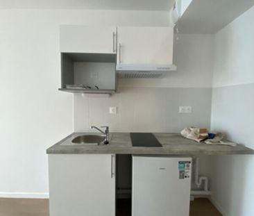 Location Appartement 1 pièce 32m² CLICHY SOUS BOIS 93390 - Photo 2