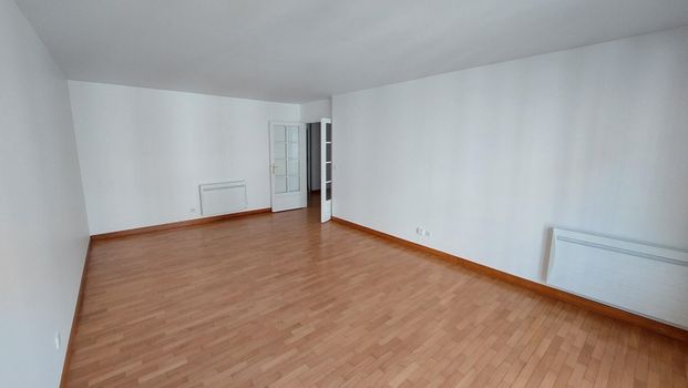 location Appartement T3 DE 74.5m² À PARIS - Photo 1