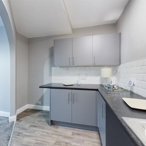 Cross Green Lane, Halton, Leeds, LS15 - Photo 2