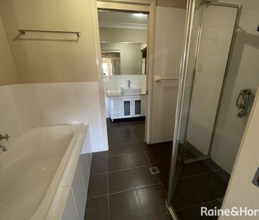 Low Maintenance Home - Photo 6