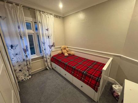 Kenilworth Avenue Romford, RM3 - Photo 3