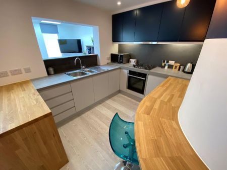1 bedroom in a house share to rent - Photo 3