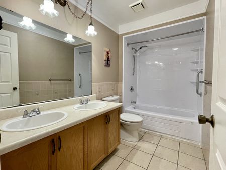 For Lease - 3216 Dovetail Mews Unit# MAIN & 2nd FLOOR, Mississauga, Ontario - Photo 5