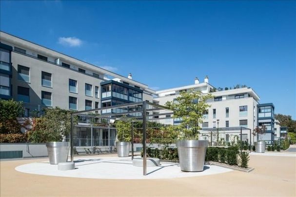 Beautiful 3.5 room apartment - with terrace and winter garden - Photo 1