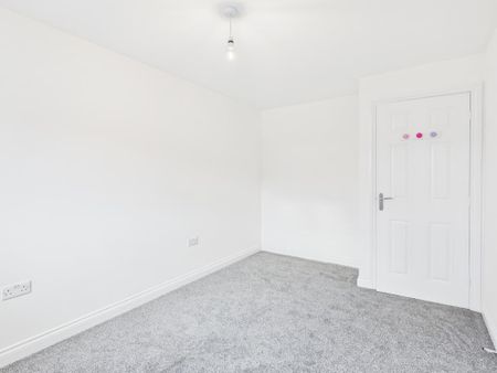 4 bedroom detached house to rent - Photo 5