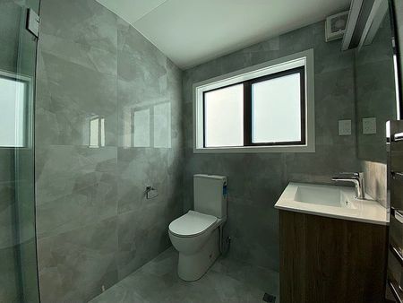 Near New Townhouse - Photo 2