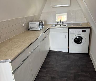 2 Bed Flat, London, HA3 - Photo 5