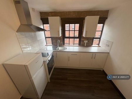 1 bedroom flat to rent - Photo 3