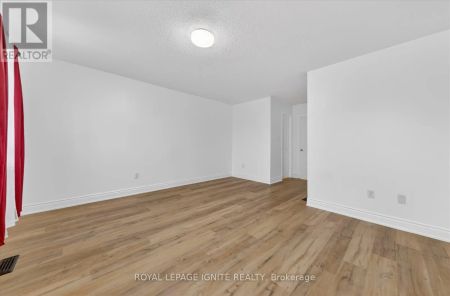 18 GILL CRESCENT - Photo 3