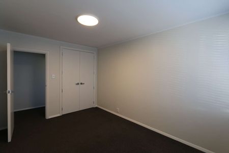 Very tidy two bedroom unit - Photo 5