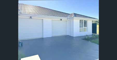 Near new, ultra modern granny flat. - Photo 4