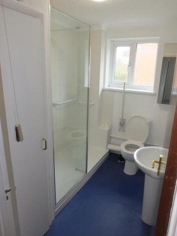2 bedroom terraced house to rent - Photo 3