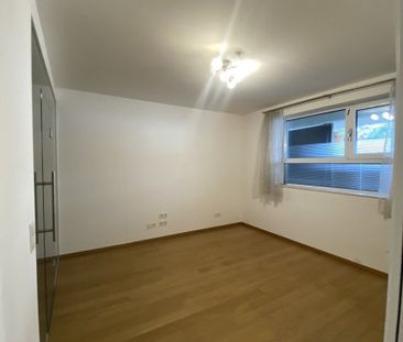 Ruhige 2-Zimmer-Wohnung mit Loggia und Klimaanlage! - Photo 2