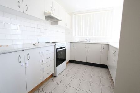 Immaculate 3 Bedroom Duplex in Quiet Location - Photo 4