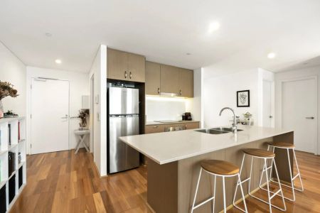 Sleek & Modern Two Bedroom Apartment in North Coogee - Photo 2