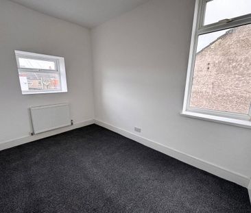 2 bedroom semi-detached house to rent - Photo 3