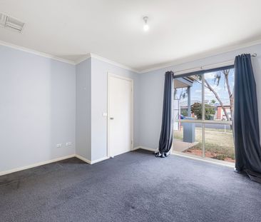 Great family Home in Quiet Court - Photo 4