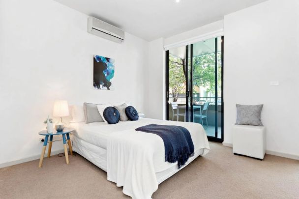 Stunning oversized apartment in a peaceful pocket of Richmond! - Photo 1