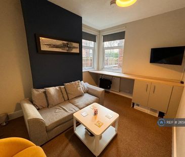 1 bedroom in a house share to rent - Photo 1